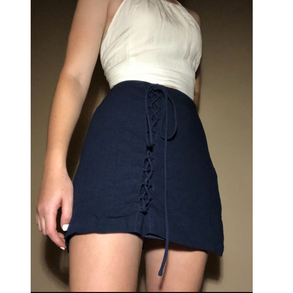 BNWT Kendall and Kylie lace up skirt